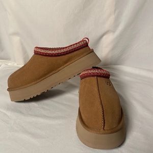 UGG Tazz Platform Slippers, women’s size 8